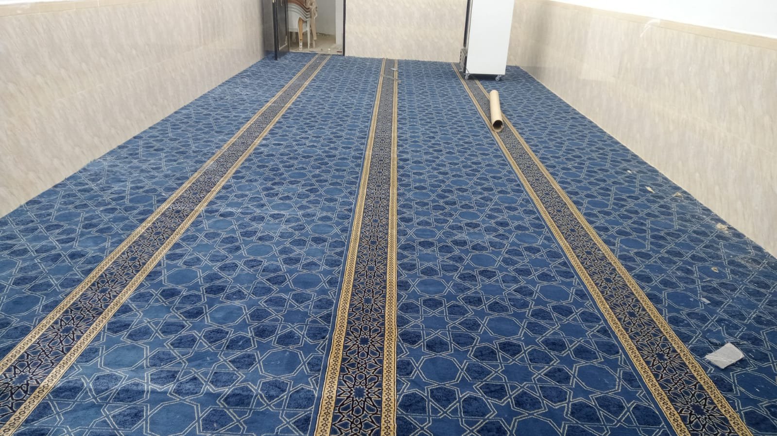 سجاد مساجد مركب بخطوط صلاة في مسجد سعودي